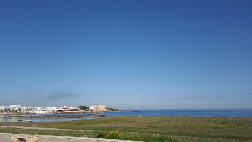 Castle On The Sea Apartment Torre Santa Sabina Exterior photo